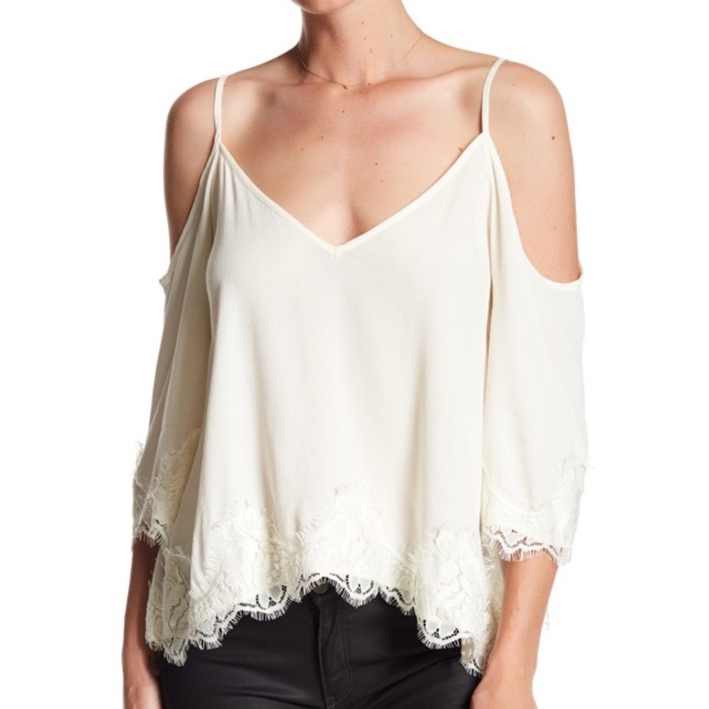*NWT* Beautiful ASTR Ivory Lace Blouse